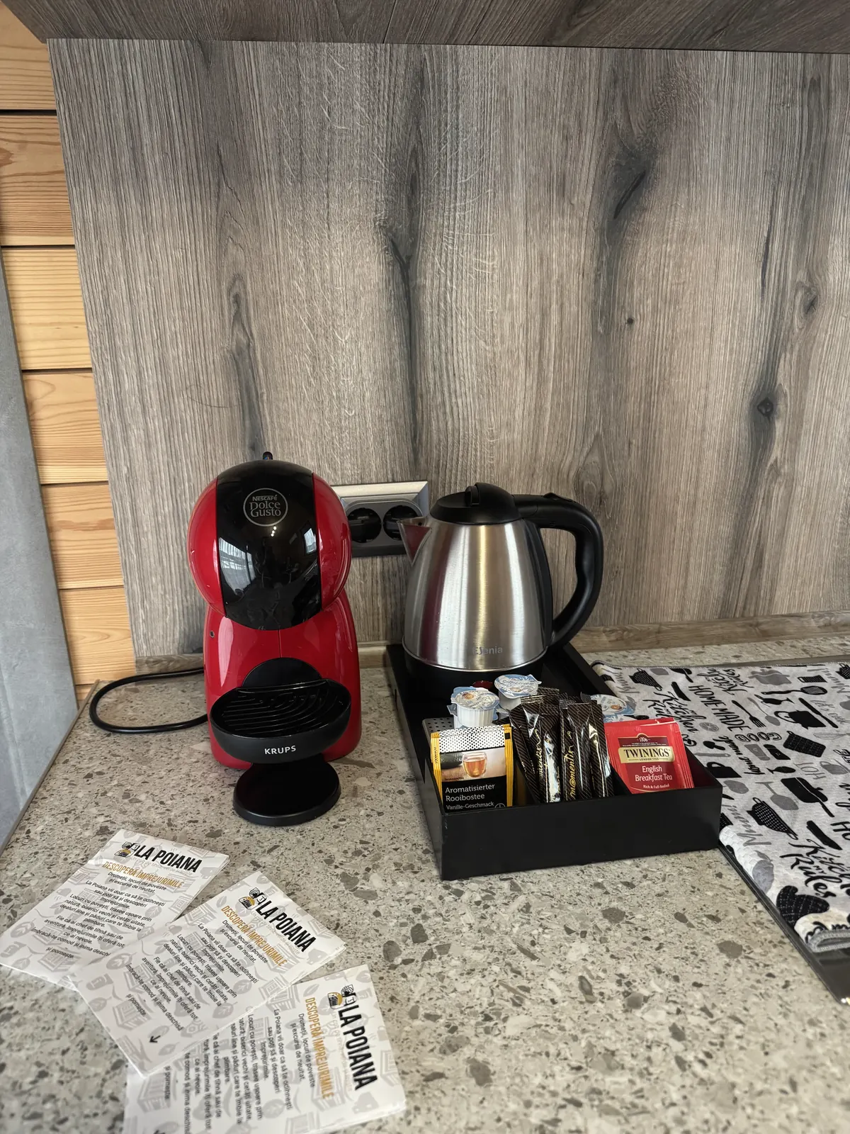 Cafea și ceai din partea casei