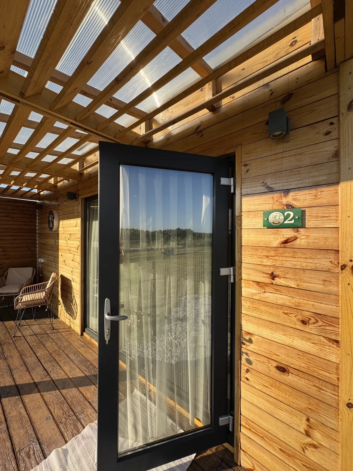 Intrarea în Cabana 2